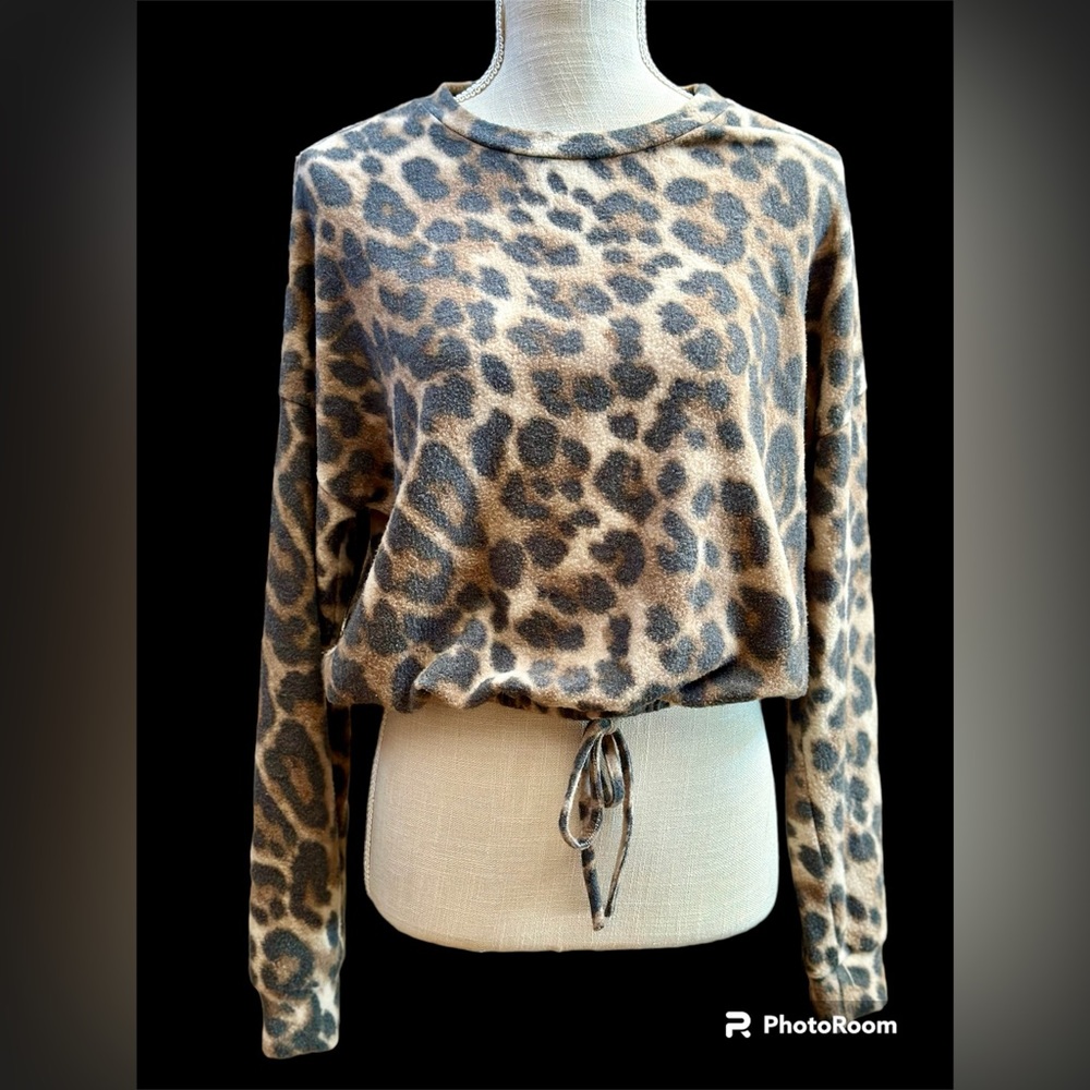 Gaze sz MD fleece long sleeve elastic waist leopard print sweater sweatshirt top